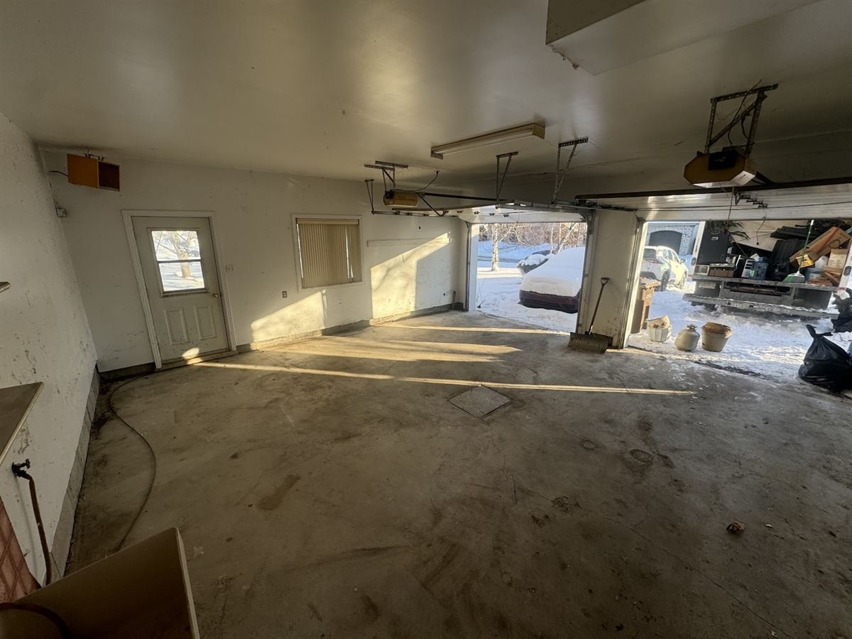 Empty garage floor after the cleanout
